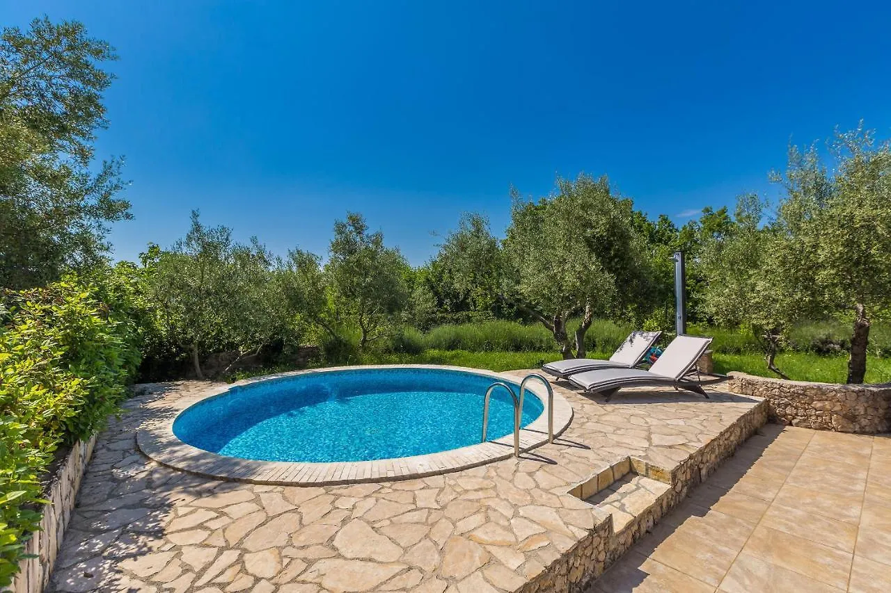 Holiday Home Olive Garden Brzac Croacia
