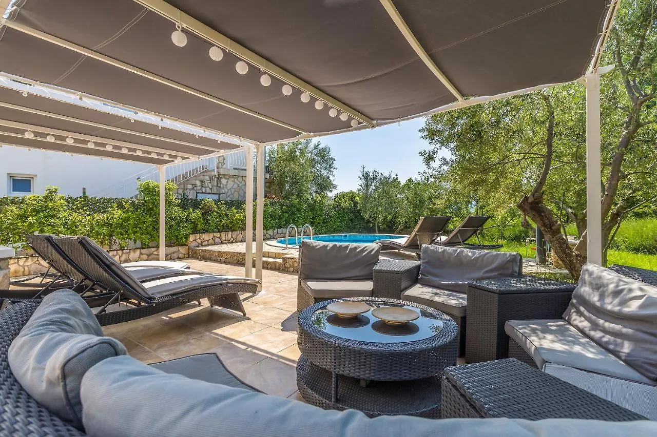 Holiday Home Olive Garden Brzac Croatia